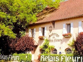 Le Relais Fleuri, Hotel Et Restaurant Logis - Avallon Sauvigny-le-Bois Exterior foto